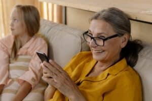 Avantages du suivi de la santé chronique par smartphone 6 Prendre sa santé en main : l’essor du suivi des signes vitaux par smartphone pour les maladies chroniques
